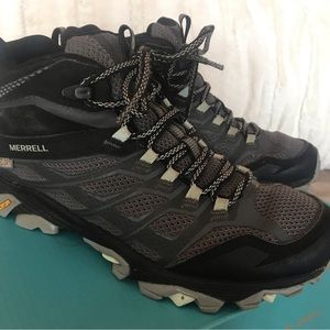 Merrell Accentor Mid Waterproof Hiking Boots (9M)
